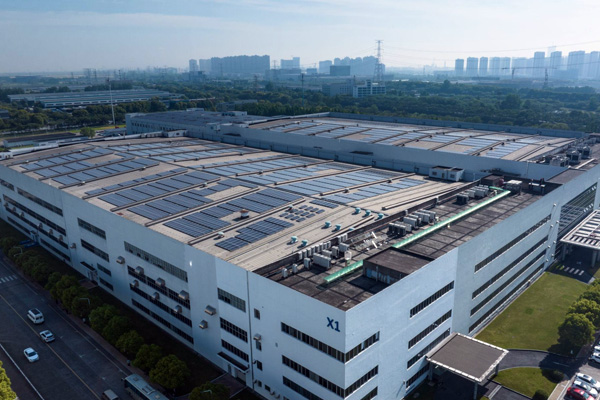 Factories with Roof Constraints